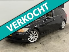 BMW 3-serie Touring - 318i High Executive / AUTOMAAT / MULTIEMEDIA-NAVI / DEALER ONDERHOUDEN