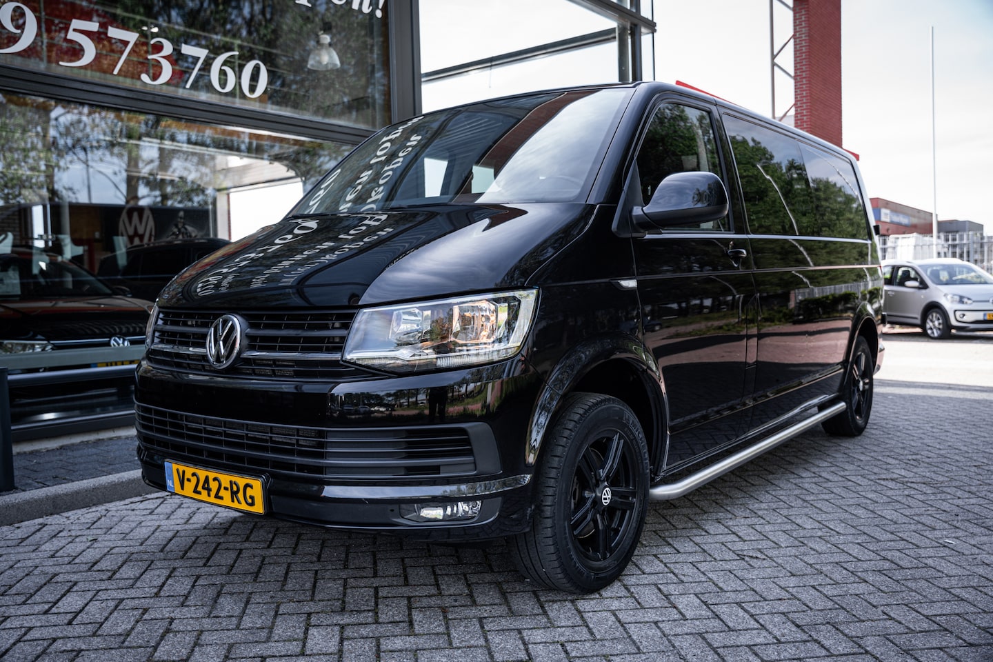 Volkswagen Transporter - 2.0 TDI 150pk L2 Dubbel cabine DSG aut. | Trekhaak | Parkeerhulp | Navigatie | - AutoWereld.nl