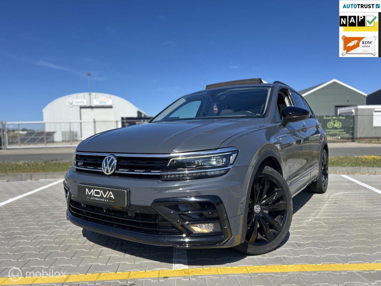 Volkswagen Tiguan - 2.0 TDI 4Motion R-Line|CARPLAY|PANO|DSG| - AutoWereld.nl