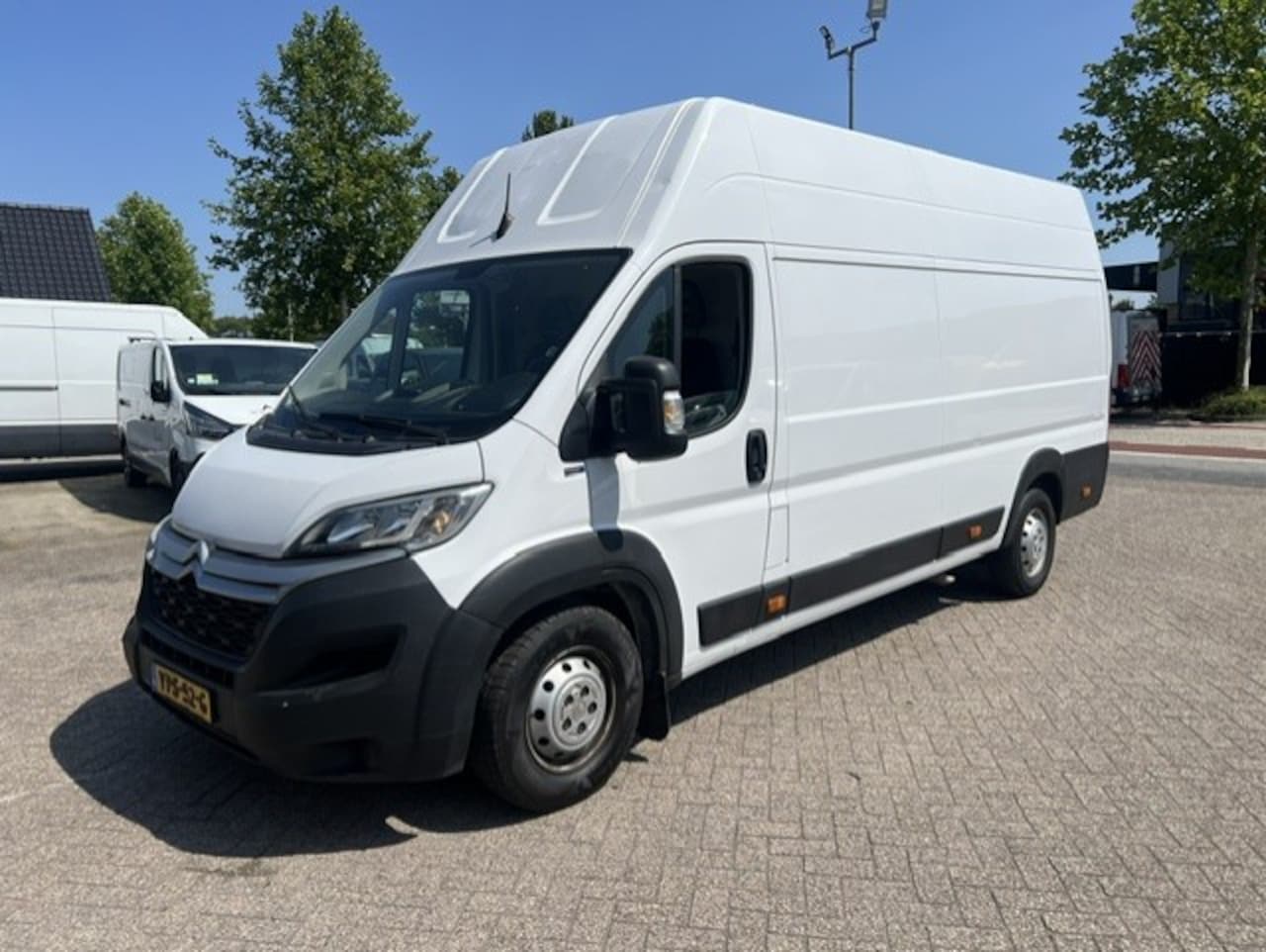 Citroën Jumper - 35 2.2 BlueHDi 120KW 165 L4H3 MAXI AIRCO KLIMA EURO6 - AutoWereld.nl