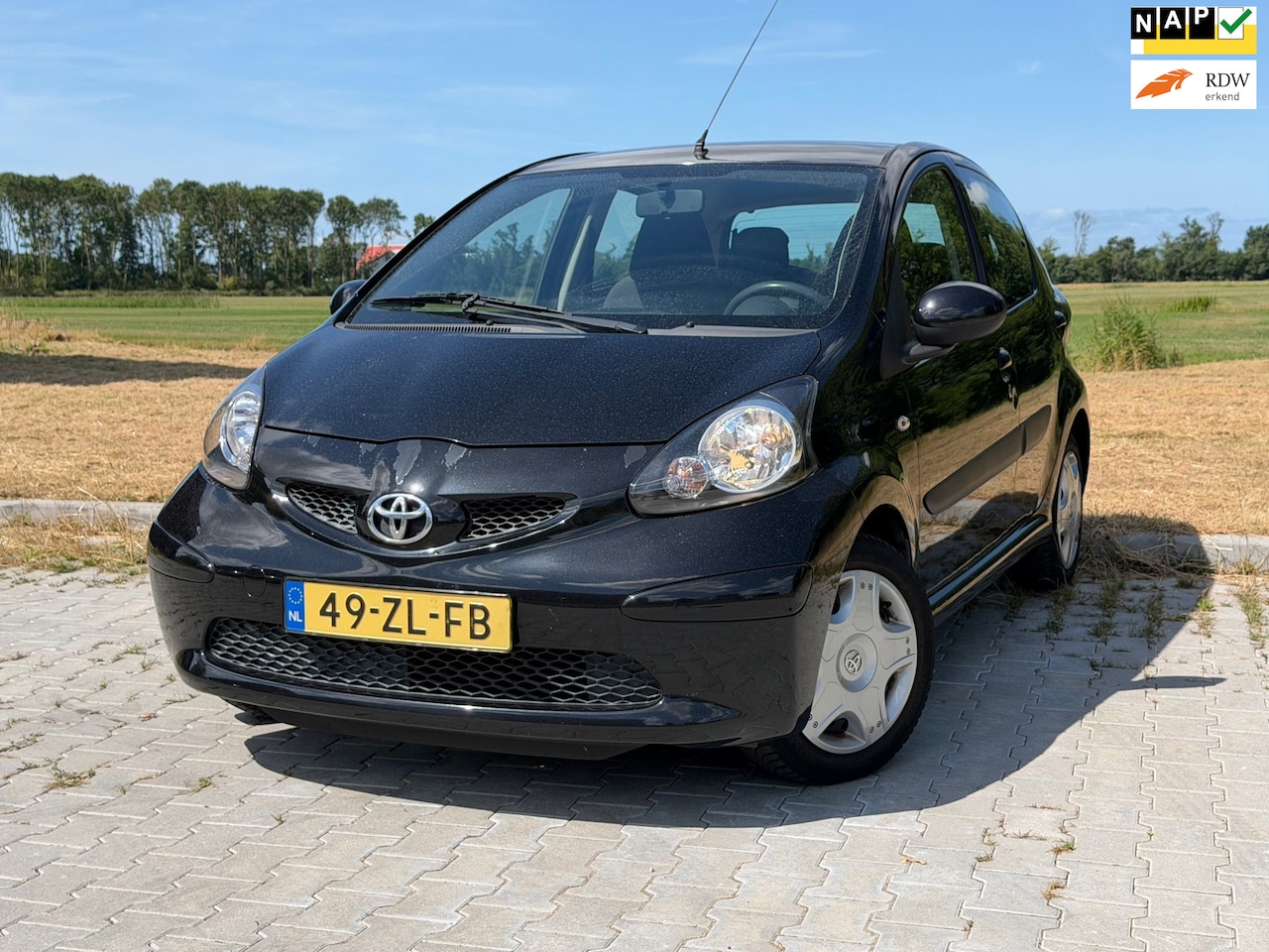 Toyota Aygo - 1.0-12V + | 5 Deurs + Elektrische ramen Nu € 1.750,- !!! - AutoWereld.nl