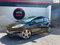 Ford Fiesta - 1.6 ST2 Keyless/Airco/Recaro/Parkeersensoren