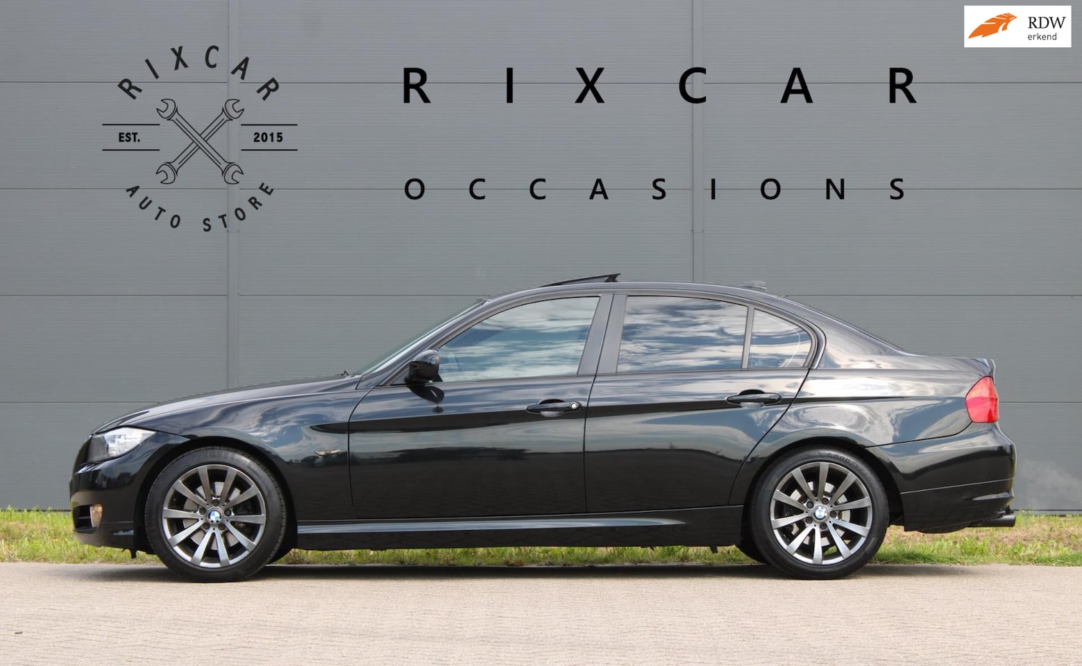 BMW 3-serie - 325i LCI HighExecutive Schuifdak Automaat Trekhaak Leder !!NIEUWBINNEN!! - AutoWereld.nl