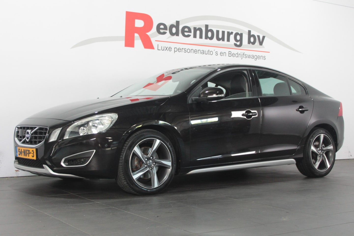 Volvo S60 - 2.0T Intro Edition - Leder / Bluetooth / Stuurbed. - AutoWereld.nl