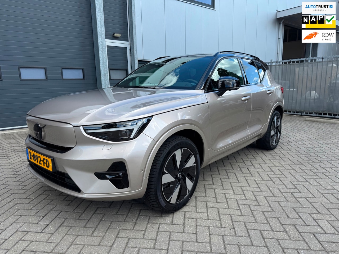 Volvo XC40 - Single Motor Extended Range Ultimate 82 kWh Panoramadak, Trekhaak, Harman/Kardon etc. - AutoWereld.nl