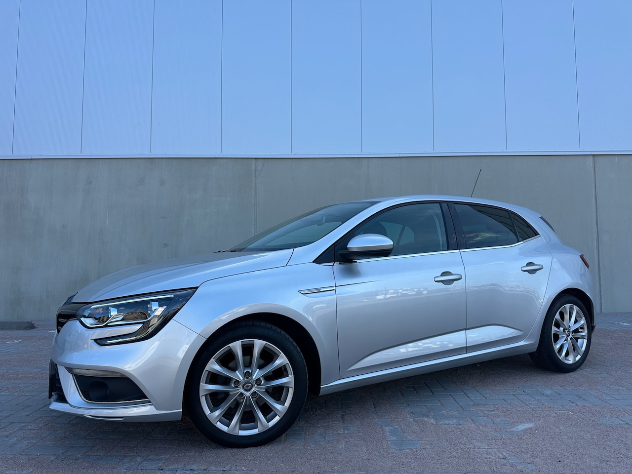 Renault Mégane - 1.2 TCe Climate C, Cruise C, Navigatie, Sportstoelen DONDERDAG 13-08 ZIJN WIJ GESLOTEN!!!! - AutoWereld.nl