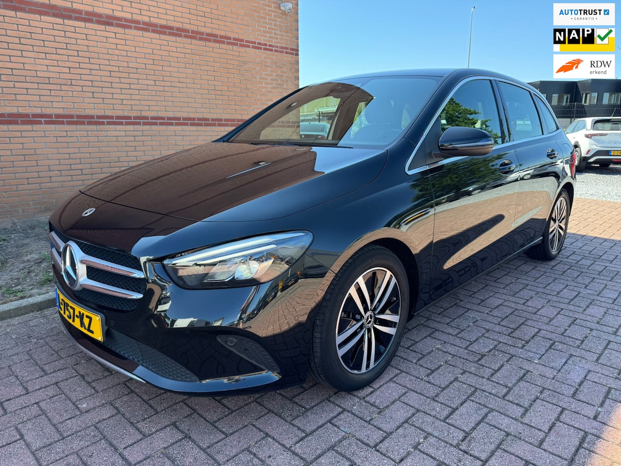 Mercedes-Benz B-klasse - 180 Business Solution Luxury 180 Business Solution Luxury, Automaat, Leder, Sfeer, Wide screen, - AutoWereld.nl