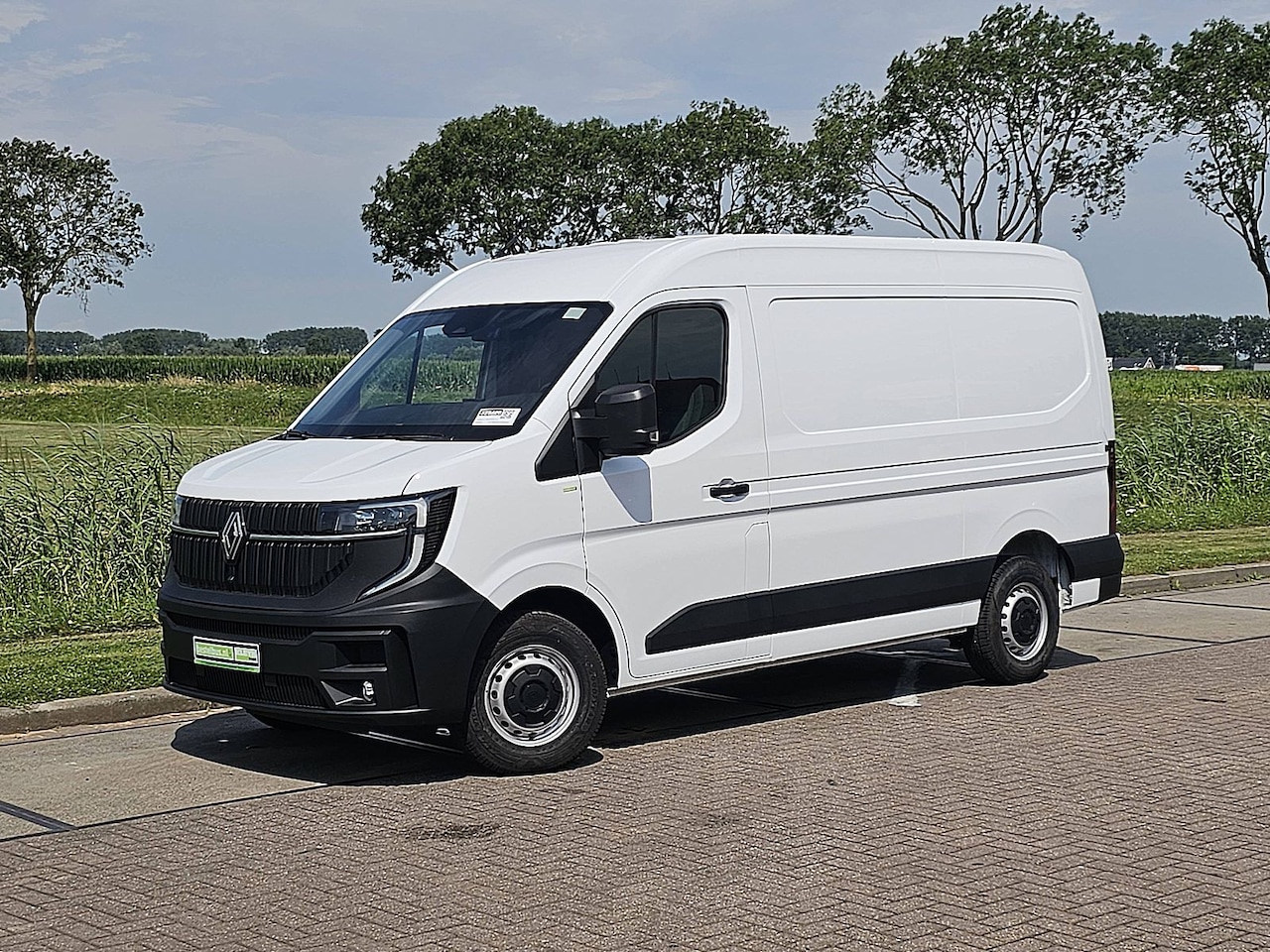 Renault Master - T35 2.0 dCi 130 L2H2 Cruise control, Airco, Pdc, Carplay, Navi, Camera, 3,5t trekhaak, 3zi - AutoWereld.nl