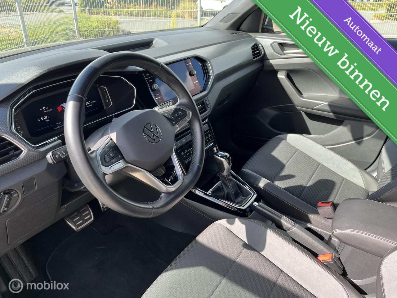 Volkswagen T-Cross - 1.0 TSI110 DSG 2X R-line/NAVI/VIRTUALDASH - AutoWereld.nl