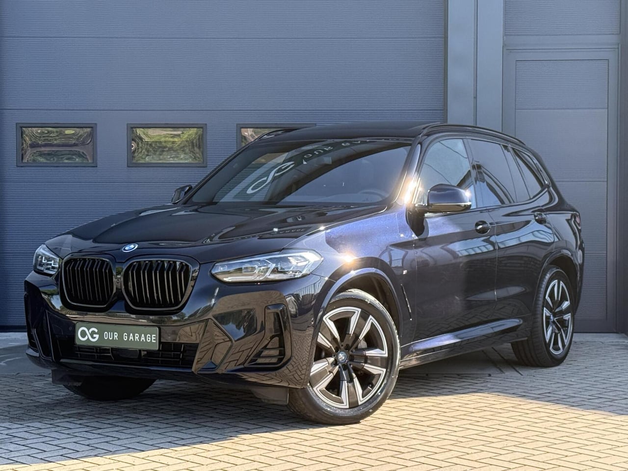 BMW iX3 - - 80 kWh M-Sport |ACC|Camera|Pano|Memory|95% SOH - AutoWereld.nl