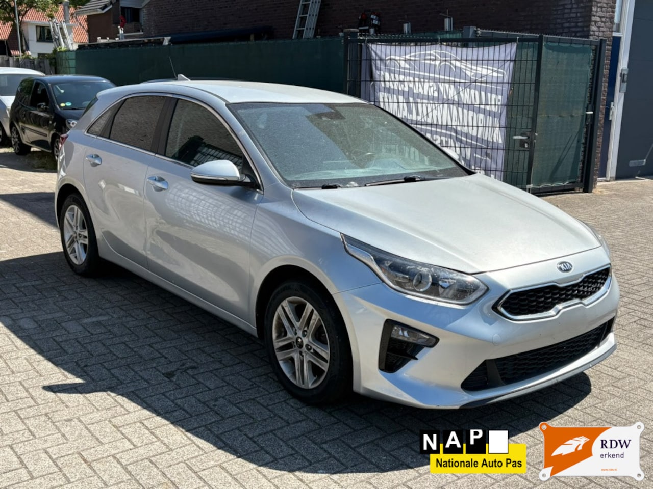 Kia Cee'd - Ceed 1.6 CRDi DynamicL. / KABELBOOM STUK / KOOPJE - AutoWereld.nl