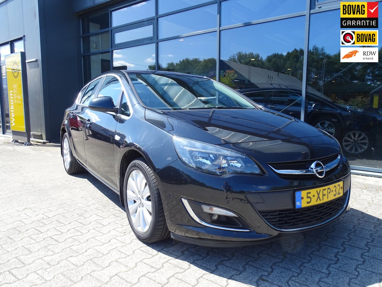 Opel Astra - 1.4 Turbo Cosmo Navi, achteruitrij cam, trekhaak - AutoWereld.nl