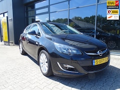 Opel Astra - 1.4 Turbo Cosmo Navi, achteruitrij cam, trekhaak