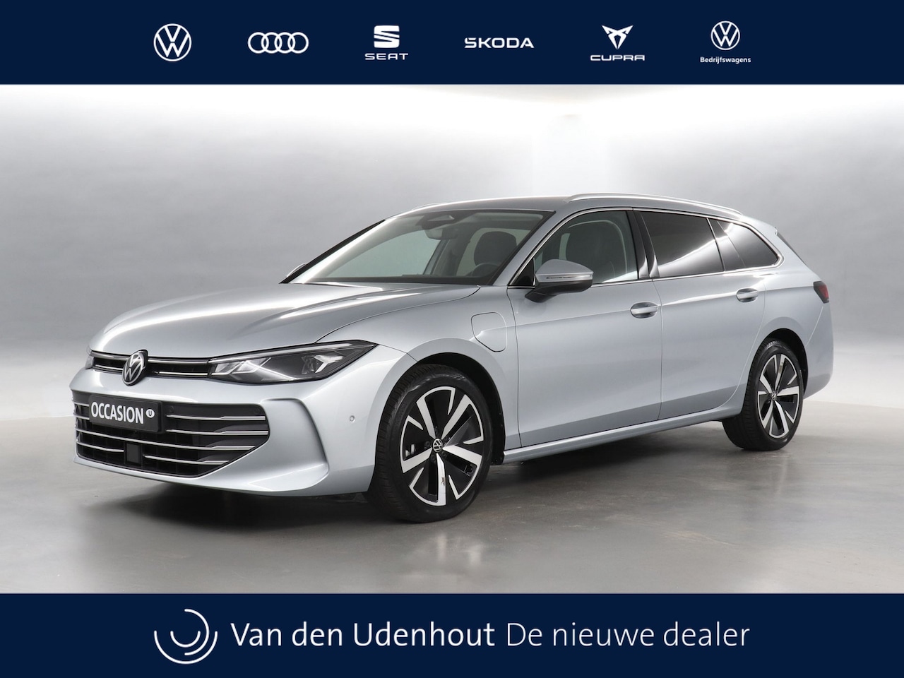 Volkswagen Passat Variant - 1.5 eHybrid 204pk Business DSG / Stoelverwarming+Ventilatie / Camera / Trekhaak - AutoWereld.nl