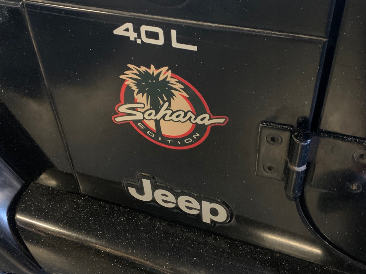 Jeep Wrangler - 4.0i -BLACK SAHARA EDITION- - AutoWereld.nl