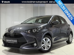 Toyota Yaris - 1.5 Hybrid 115 Business Stoel/stuurwielverwarming , Parkeersensoren voor en achter , Camer