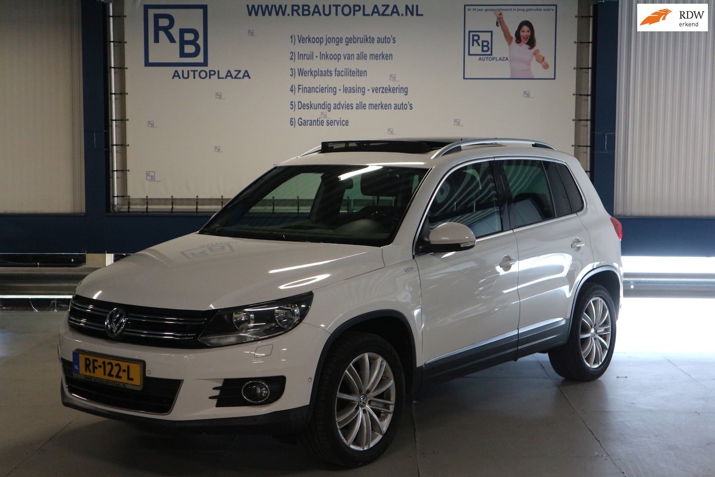 Volkswagen Tiguan - 1.4 TSI PANO + AUTOMAAT + FACELIFT + PARKEER FUNCTIE ! ! ! - AutoWereld.nl