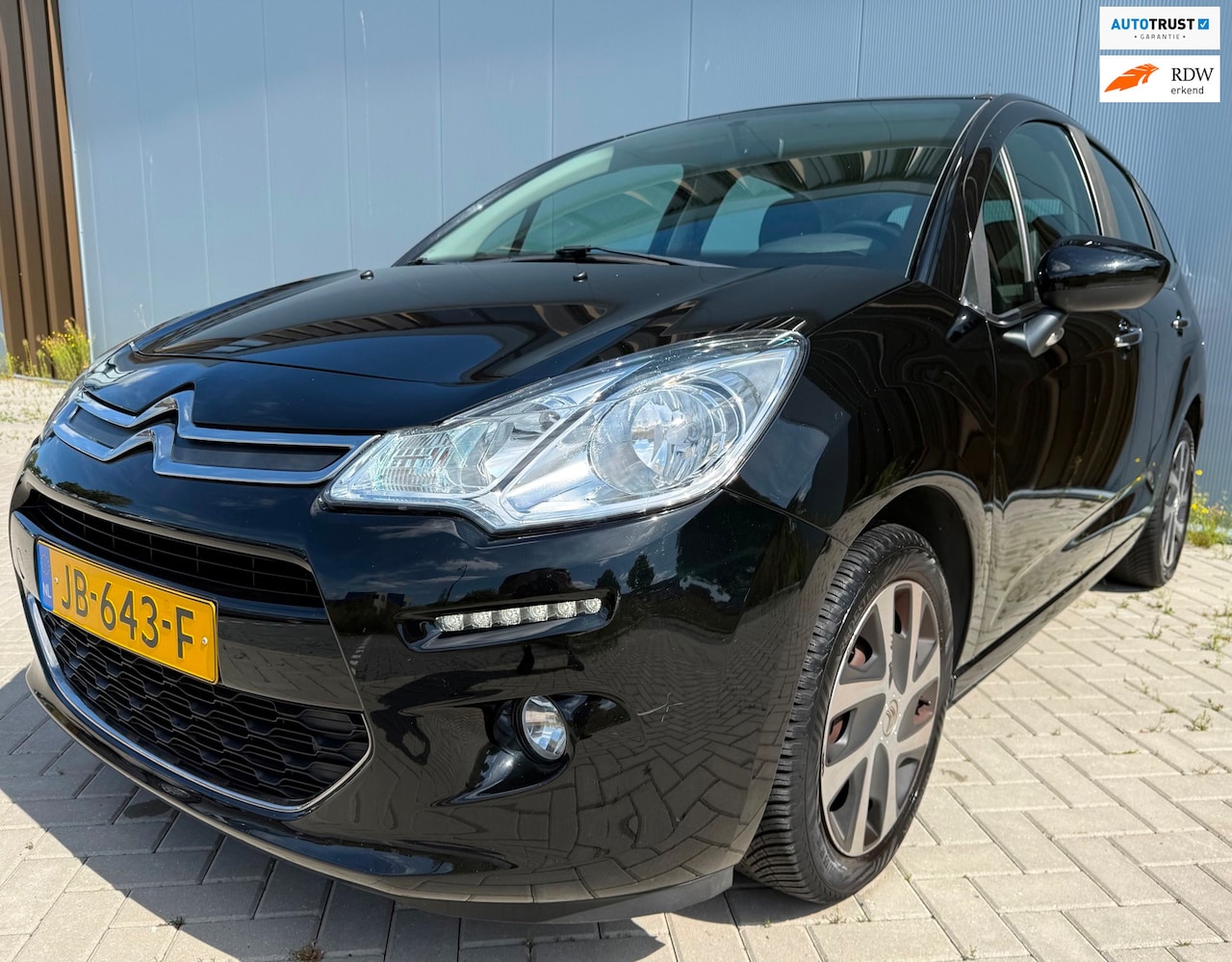Citroën C3 - 1.2 PureTech Feel Edition/AUTOMAAT/NAP/CRUISE - AutoWereld.nl