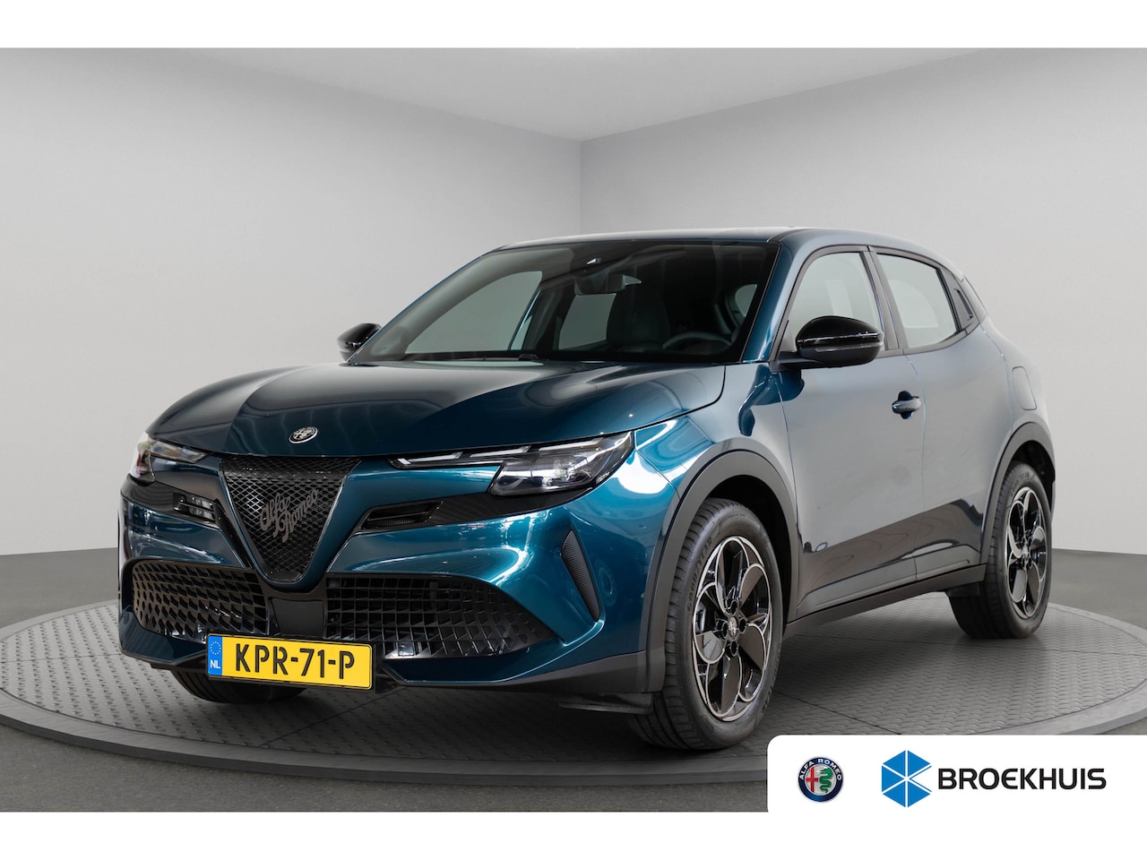 Alfa Romeo Junior - Elettrica (115kW) | Apple Carplay & Android Auto | Parkeesensoren | Keyless | Climate Cont - AutoWereld.nl
