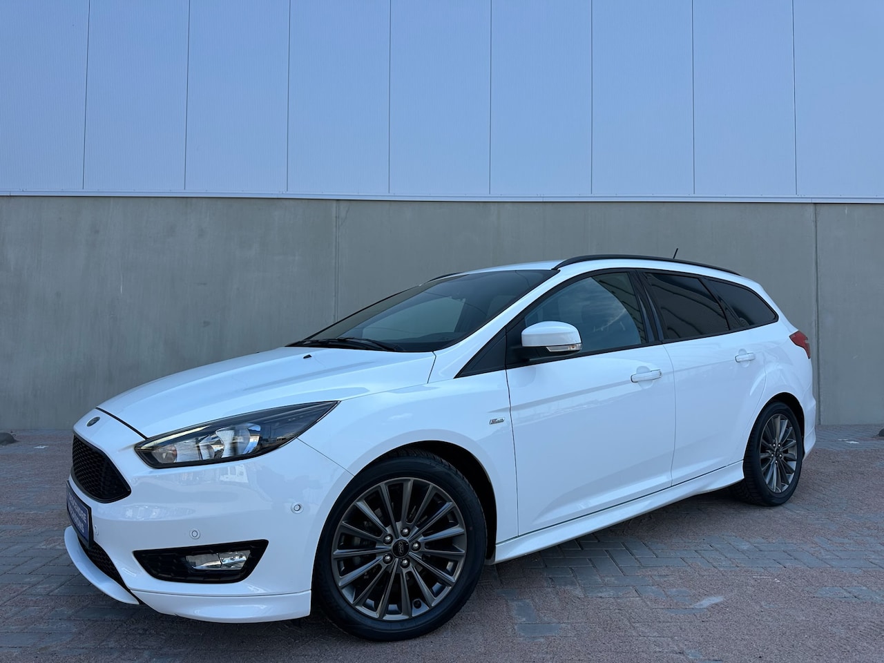 Ford Focus Wagon - 1.0 ST-Line Distrutieriem Vervangen, Climate C, Navigatie!!!! DONDERDAG 13-08 ZIJN WIJ GES - AutoWereld.nl