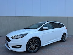 Ford Focus Wagon - 1.0 ST-Line Distrutieriem Vervangen, Climate C, Navigatie