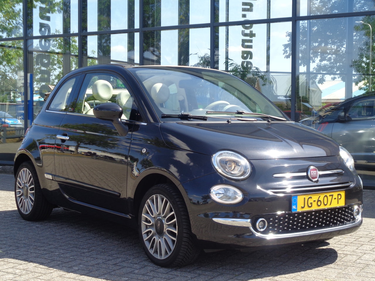 Fiat 500 C - 0.9 TwinAir Turbo Lounge 80 PK Cabrio Climate Navi LMV 16" Parkeersensoren Mistlampen 2e eig. NL auto - AutoWereld.nl