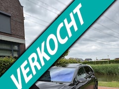 Volkswagen Golf - 1.4 TSI GTE /Pano/keyless start/adaptieve cruise control/ pdc/gti uitlaat / gti diffuser/g