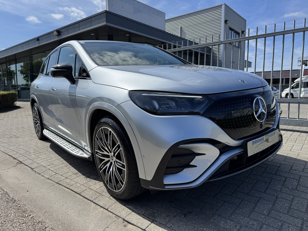 Mercedes-Benz EQE SUV - 350+ AMG Night Line 96 kWh trekhaak elect, memory, 360 camera, Advanced Soundsysteem, lich - AutoWereld.nl