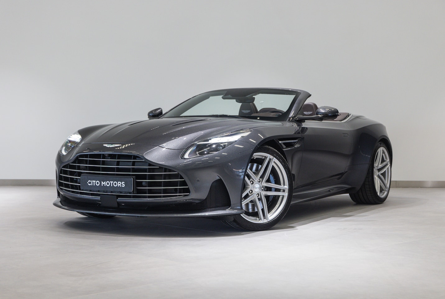 Aston Martin DB12 Volante - AutoWereld.nl