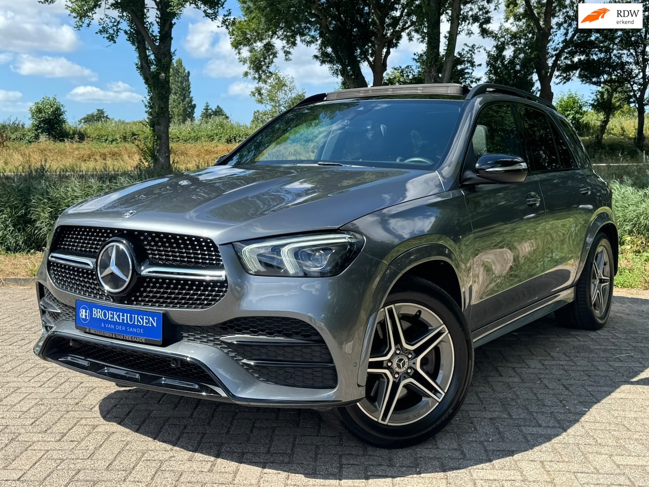 Mercedes-Benz GLE-Klasse - 350 e 4MATIC Premium Plus AMG 333pk Panoramadak / Camera / Stoelverwarming - AutoWereld.nl