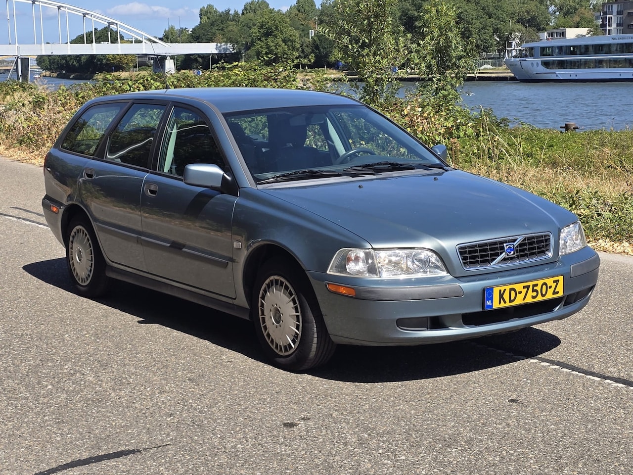 Volvo V40 - 1.6 Europa Sports AC Trekhaak - AutoWereld.nl