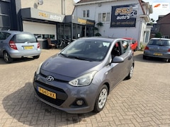 Hyundai i10 - 1.0 / I-MOTION / AIRCO / LEES TEKST