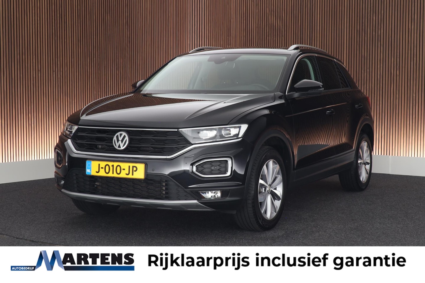 Volkswagen T-Roc - 1.5 TSI 150pk DSG Style Trekhaak Camera Stoelverwarming Panoramadak LED - AutoWereld.nl