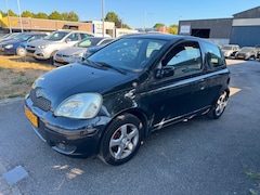 Toyota Yaris - 1.3-16V VVT-i Luna