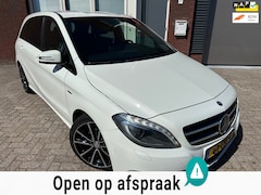 Mercedes-Benz B-klasse - 180 Ambition / Navi / Leder / PDC / Cruise