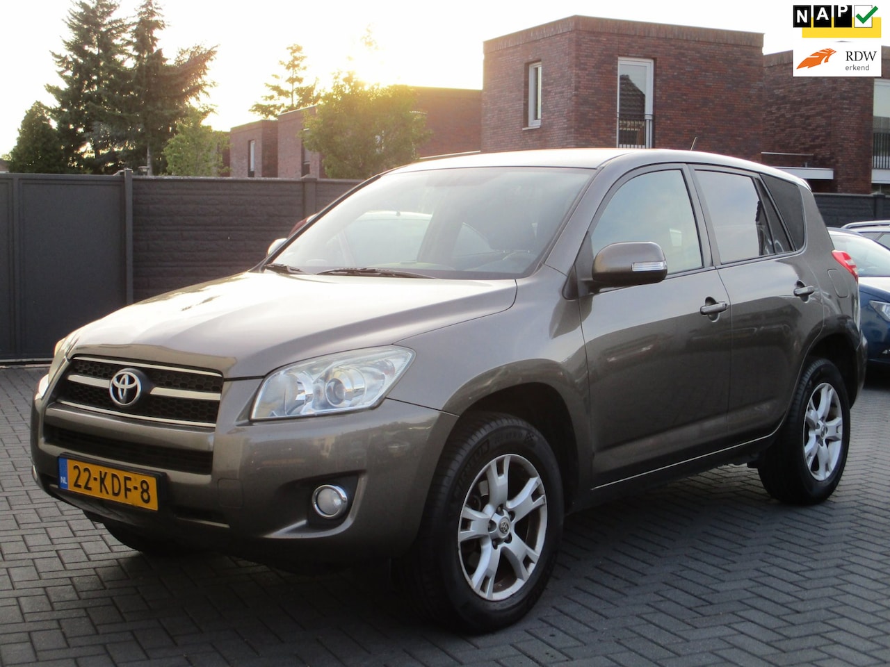 Toyota RAV4 - 2.2 D-4D Dynamic Airco Clima ! - AutoWereld.nl