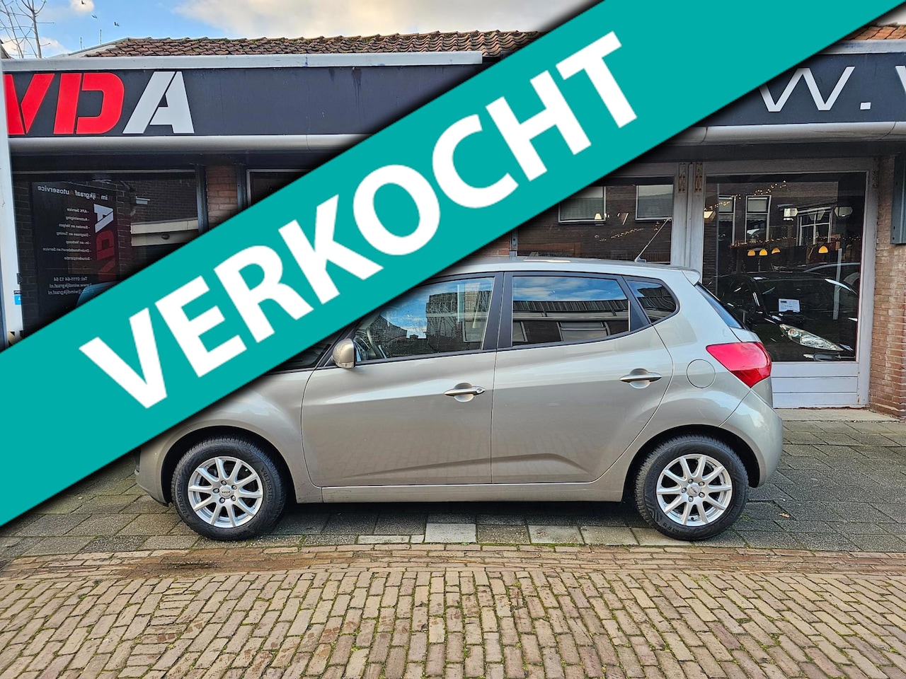 Kia Venga - 1.4 CVVT ExecutiveLine 1.4 CVVT ExecutiveLine - AutoWereld.nl