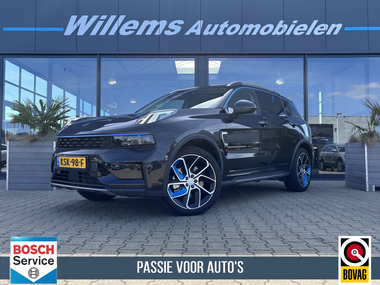 Lynk & Co 01 - 1.5 App-Connect, 360' Camera & Panoramadak Verkoopprijs = Inclusief Trekhaak - AutoWereld.nl