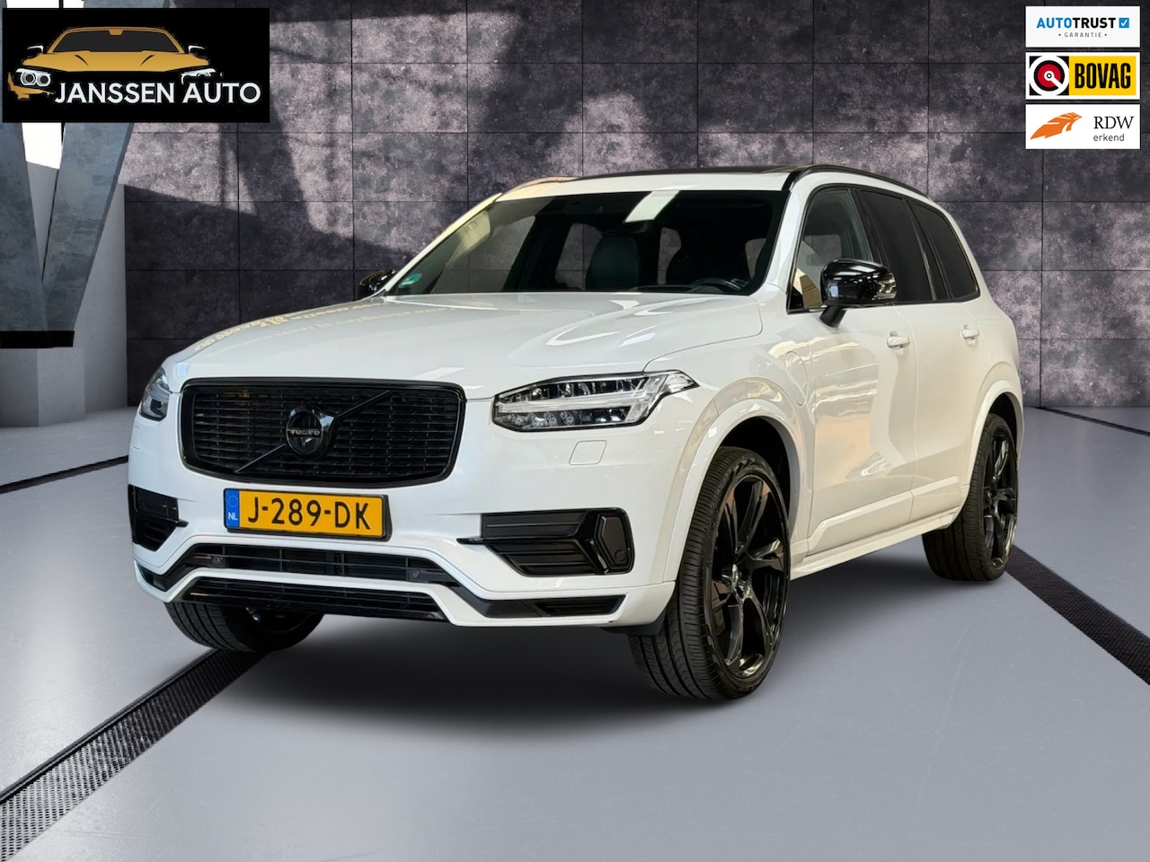 Volvo XC90 - 2.0 T8 Twin Engine AWD R-Design Black | Pano | 360 | H&K | ACC | Stoelkoeling | Trekhaak | - AutoWereld.nl
