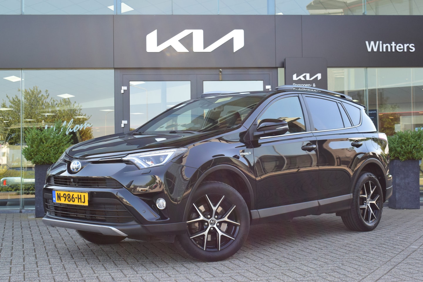 Toyota RAV4 - 2.5 Hybrid AWD Style | Navigatie | Camera | Stoelverwarming | Parkeersensoren rondom | - AutoWereld.nl
