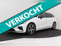 Volvo V60 - 2.0 T8 Recharge AWD R-Design | Uitklap. Trekhaak | Panorama dak | CarPlay | Pilot Assist |