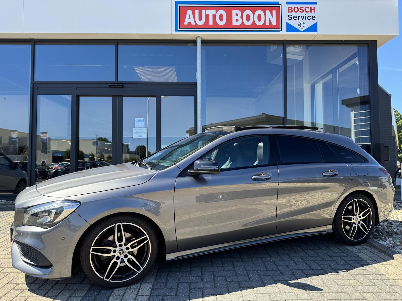 Mercedes-Benz CLA-klasse Shooting Brake - 180 AMG NIGHT AUTOMAAT PANO/SFEER/NAVI/P-CAM/ LED/KUIPZETELS/18''AMG/2XPDC/S&S/MEDIA/BTA/S - AutoWereld.nl