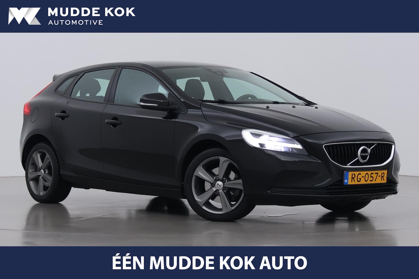 Volvo V40 - 2.0 T3 Nordic+ | Standkachel | LED | Stoelverwarming | Verwarmde Voorruit | Parkeersensore - AutoWereld.nl