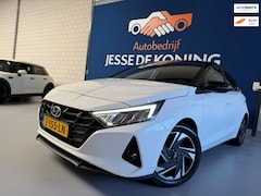 Hyundai i20 - 1.2 MPI Comfort / bj.2020 / wit/zwart / navigatie / sportvelgen / NAP met 90372 km/ boekje