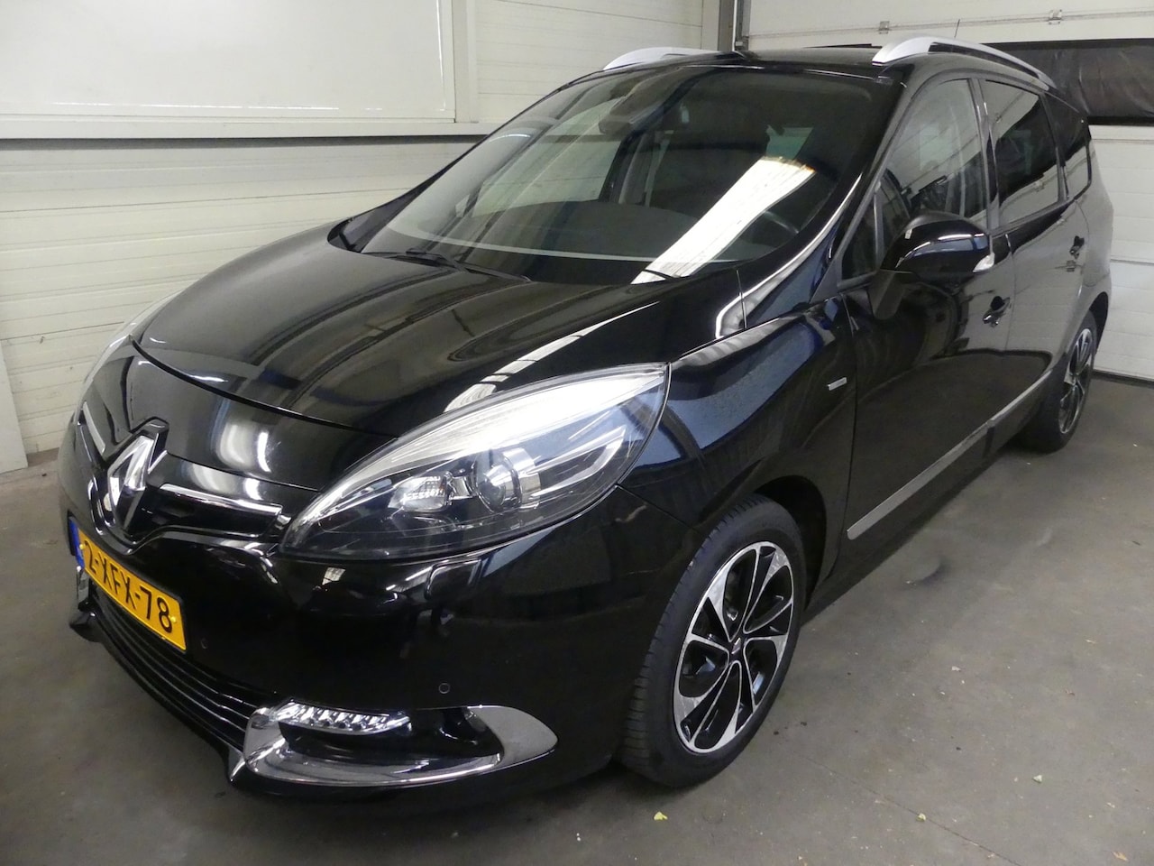 Renault Grand Scénic - 1.2 TCe Bose - 7 persoons - Navigatie - Trekhaak - AutoWereld.nl
