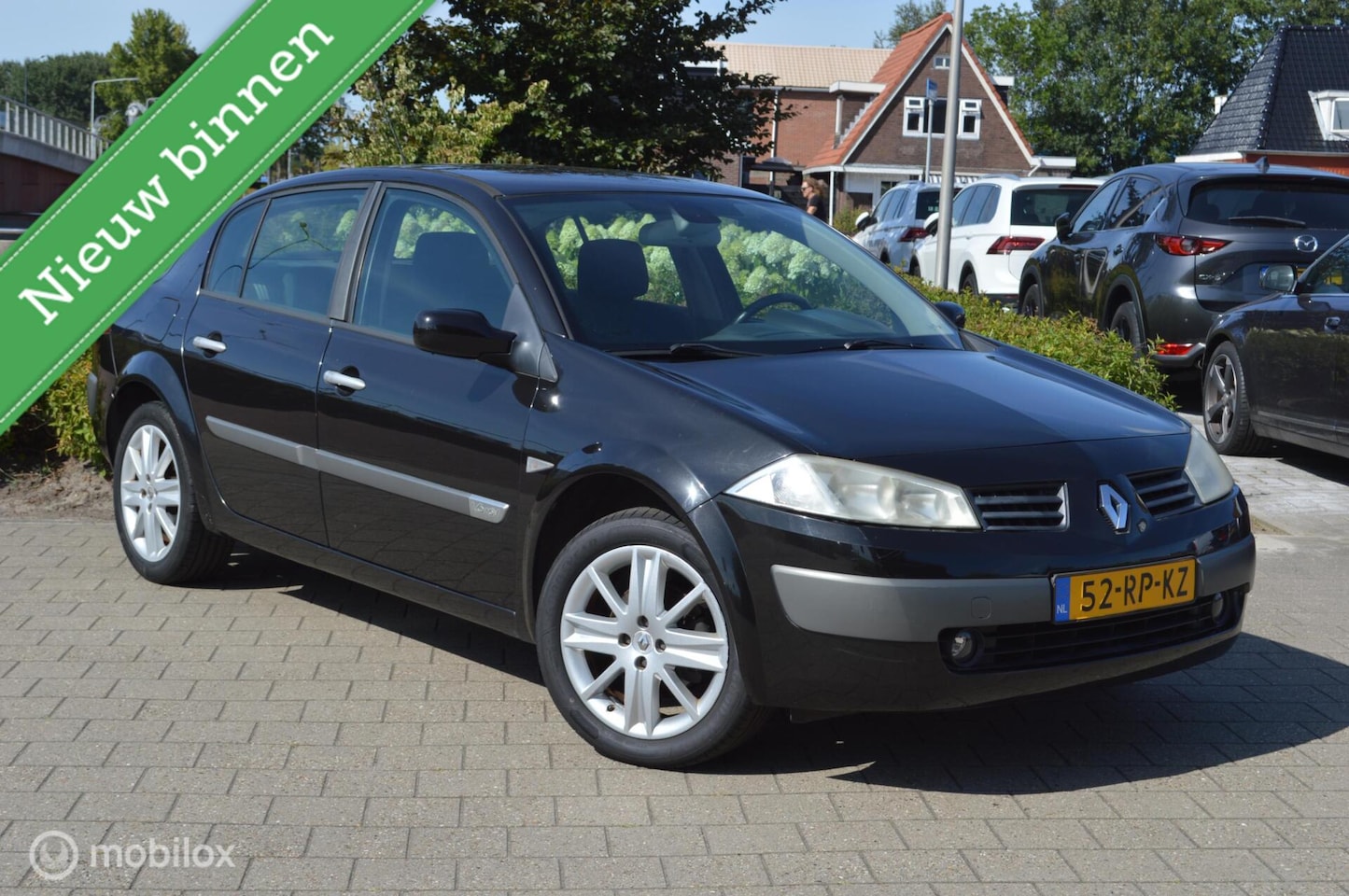 Renault Mégane - 1.6-16V Sedan Privilège Luxe - AutoWereld.nl