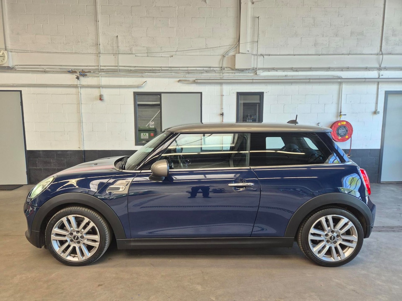 MINI 3-Deurs - 1.5 Cooper Chili Serious Business Harman Kardon - AutoWereld.nl