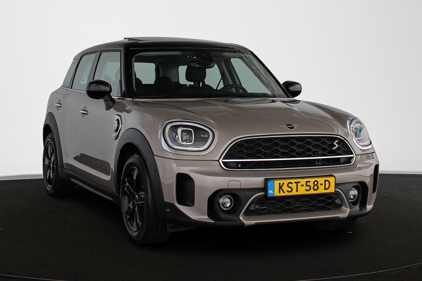 MINI Countryman - 1.5 Cooper S E ALL4 Untamed Pano Harman Kardon Head-Up Stoelverwarming - AutoWereld.nl