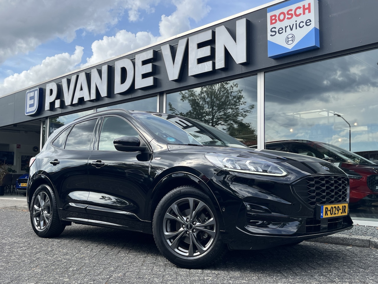 Ford Kuga - 1.5 EcoBoost ST-Line X 150pk/110kW 6-bak | E-Trekhaak | Driver Assistance Pack | Technolog - AutoWereld.nl