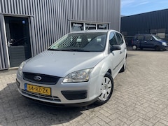 Ford Focus Wagon - 1.6-16V Champion Airco Apk 06-2027